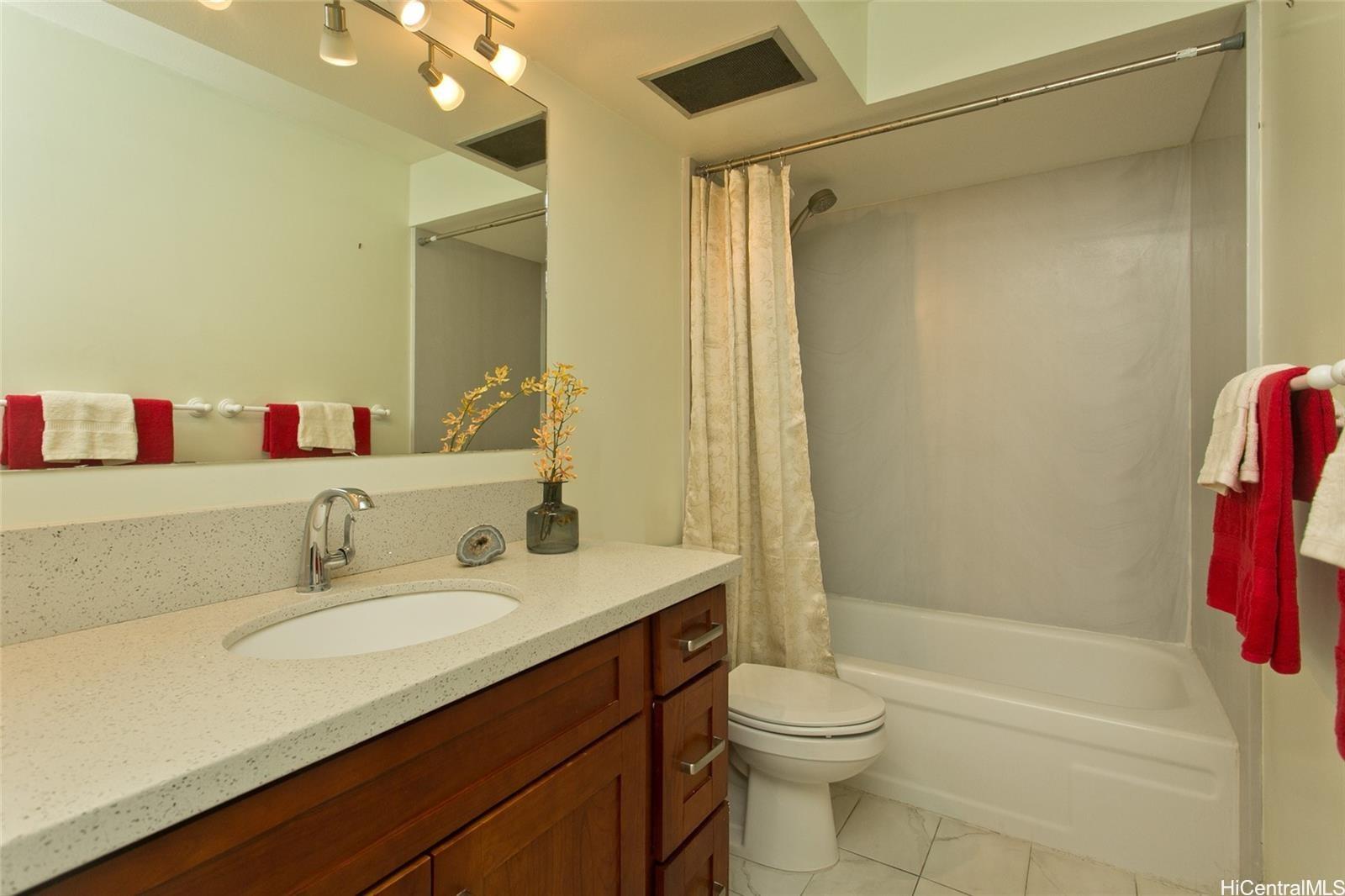 Keoni Ana condo # 104, Honolulu, Hawaii - photo 12 of 25