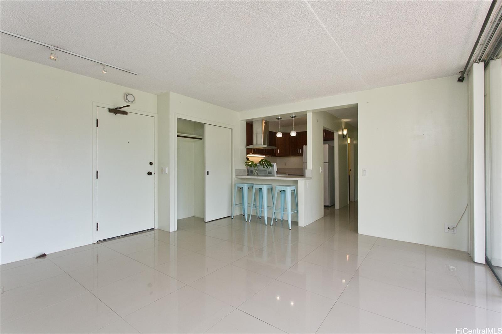 Keoni Ana condo # 104, Honolulu, Hawaii - photo 4 of 25