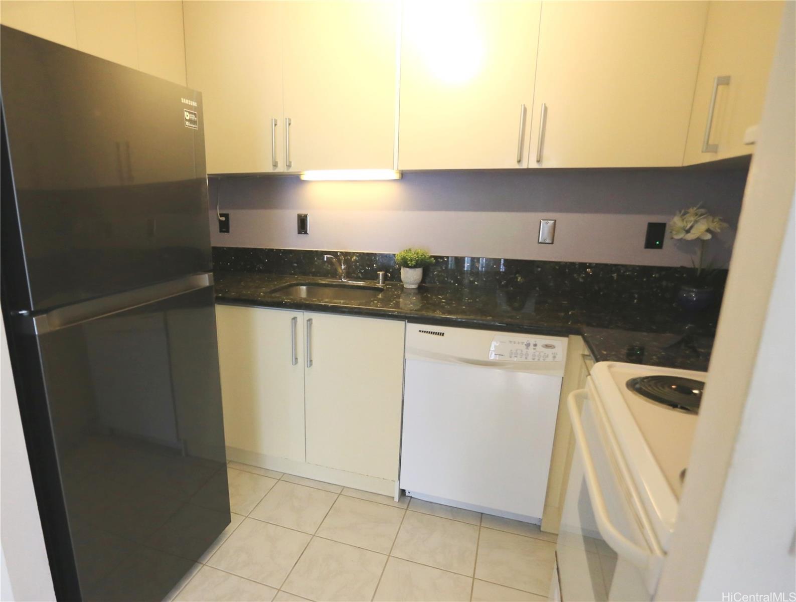 Keoni Ana condo # 1201, Honolulu, Hawaii - photo 2 of 13