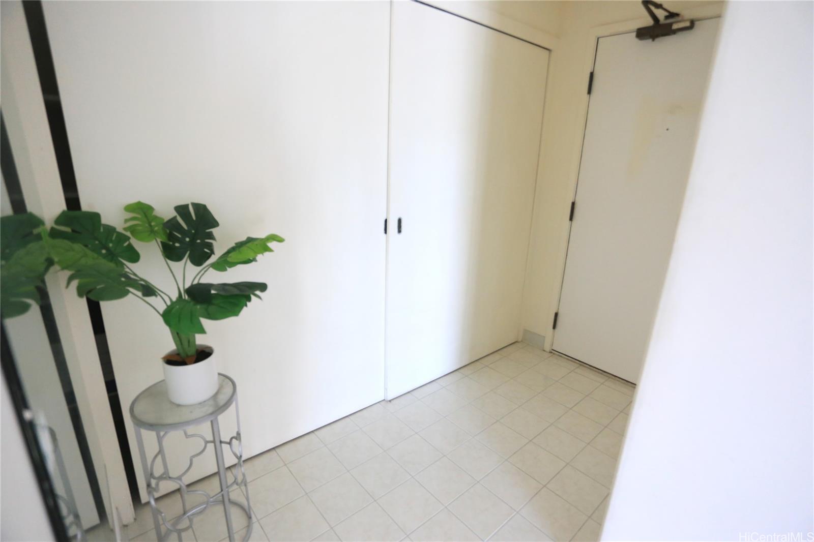 Keoni Ana condo # 1201, Honolulu, Hawaii - photo 9 of 13