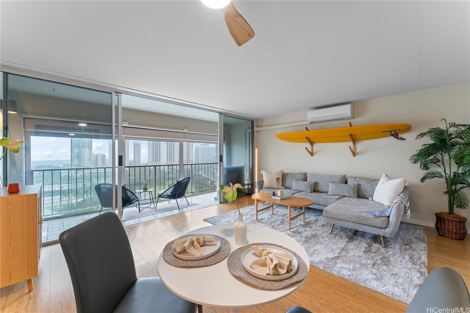 Keoni Ana condo # 1204, Honolulu, Hawaii - photo 2 of 22