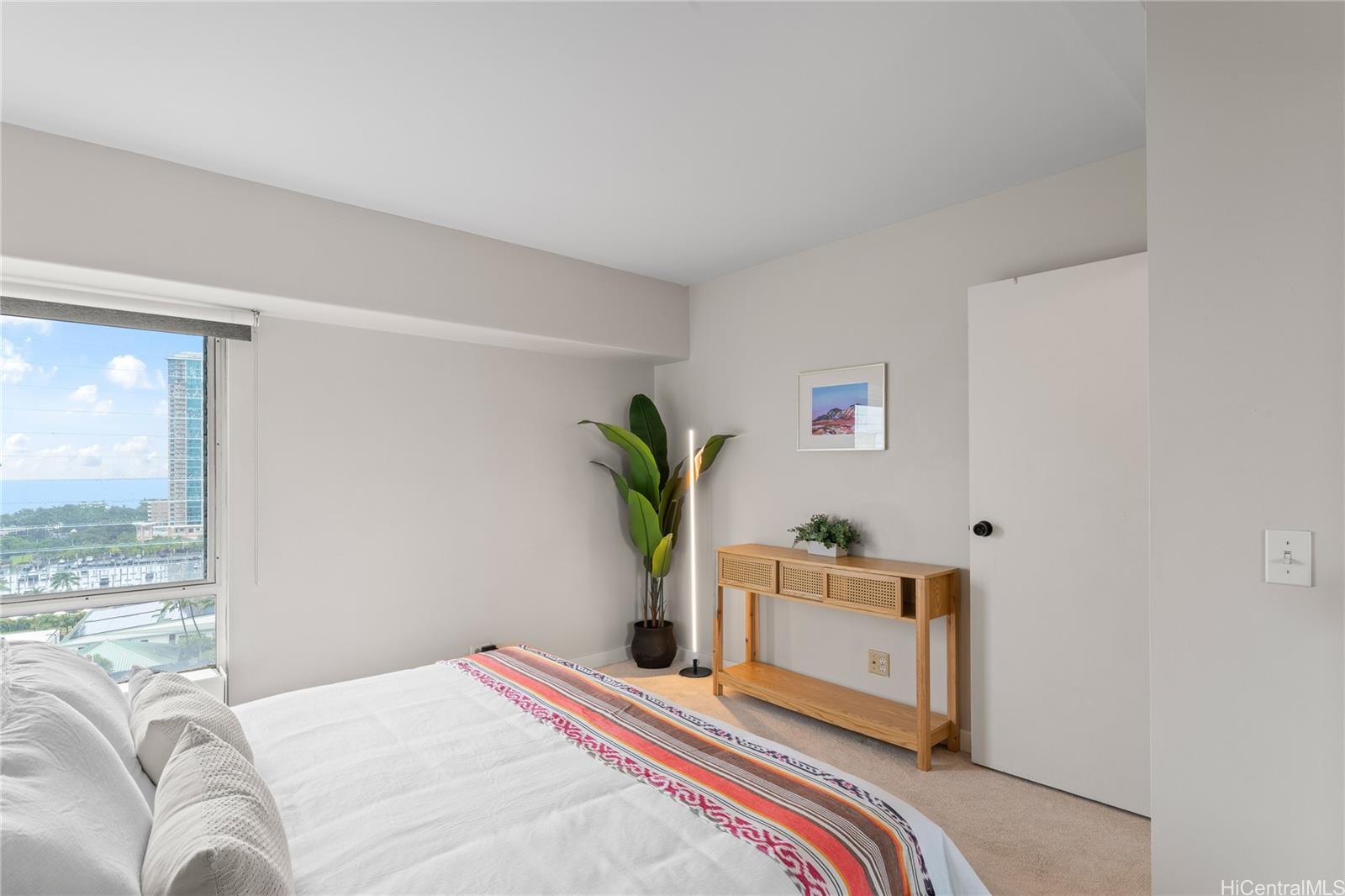 Keoni Ana condo # 1204, Honolulu, Hawaii - photo 17 of 22