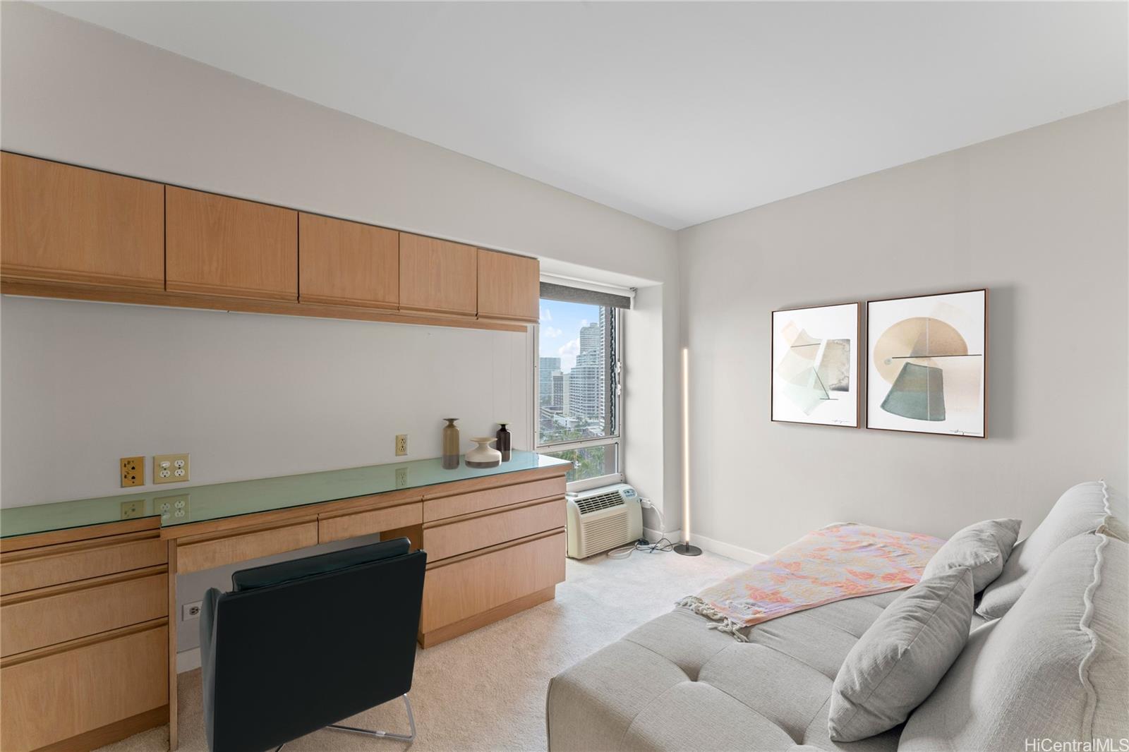 Keoni Ana condo # 1204, Honolulu, Hawaii - photo 19 of 22