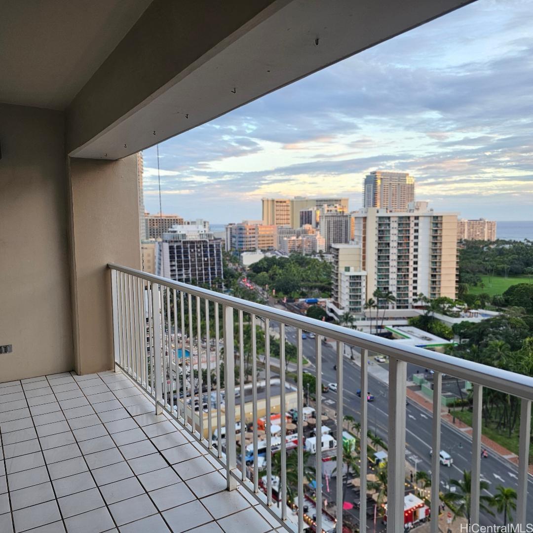 Keoni Ana condo # 1304, Honolulu, Hawaii - photo 15 of 17