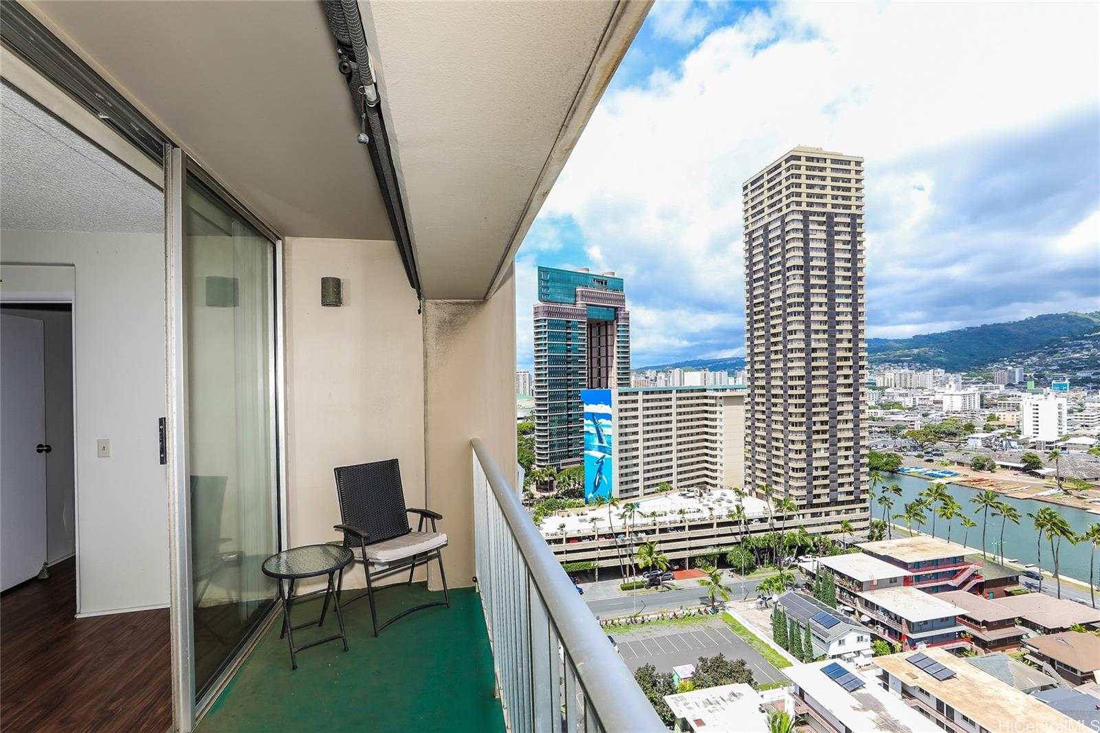 Keoni Ana condo # 1307, Honolulu, Hawaii - photo 2 of 23