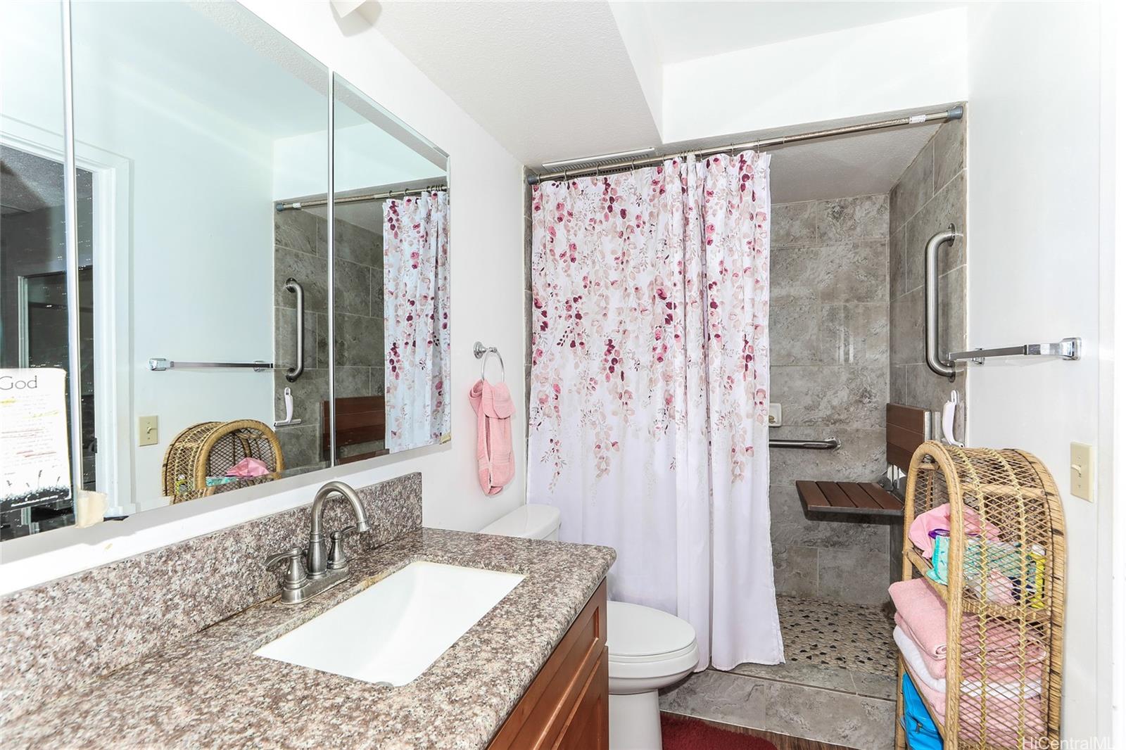 Keoni Ana condo # 1307, Honolulu, Hawaii - photo 20 of 25