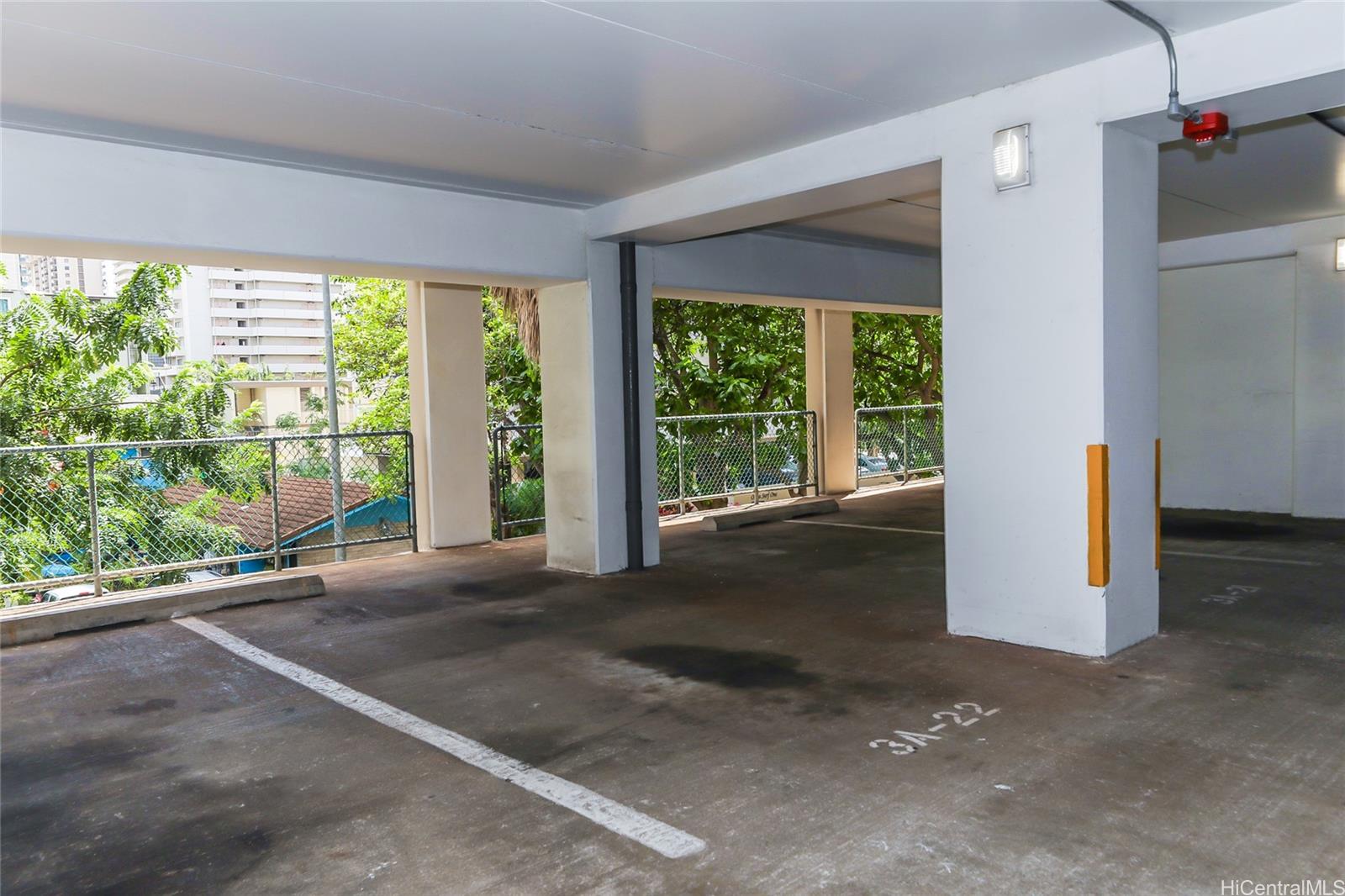 Keoni Ana condo # 1307, Honolulu, Hawaii - photo 21 of 23