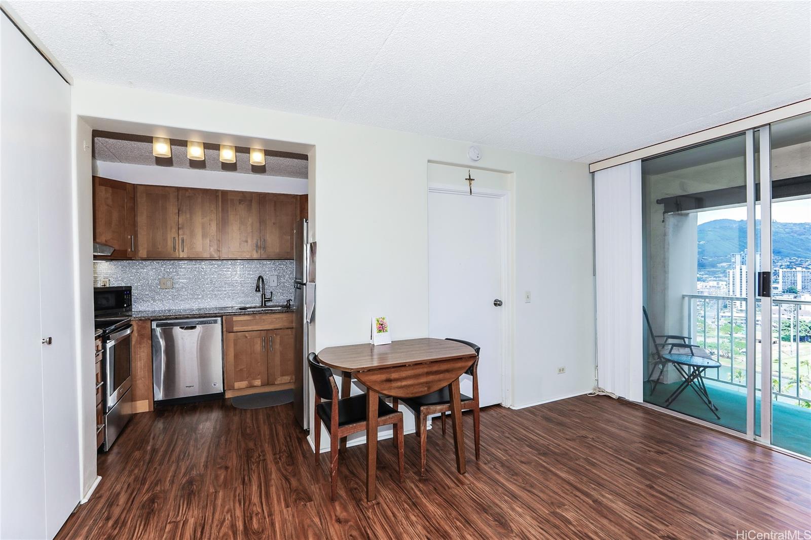 Keoni Ana condo # 1307, Honolulu, Hawaii - photo 10 of 25