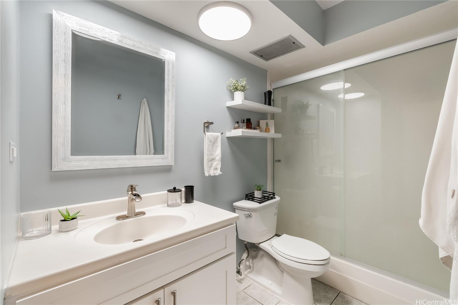 Keoni Ana condo # 202, Honolulu, Hawaii - photo 12 of 18