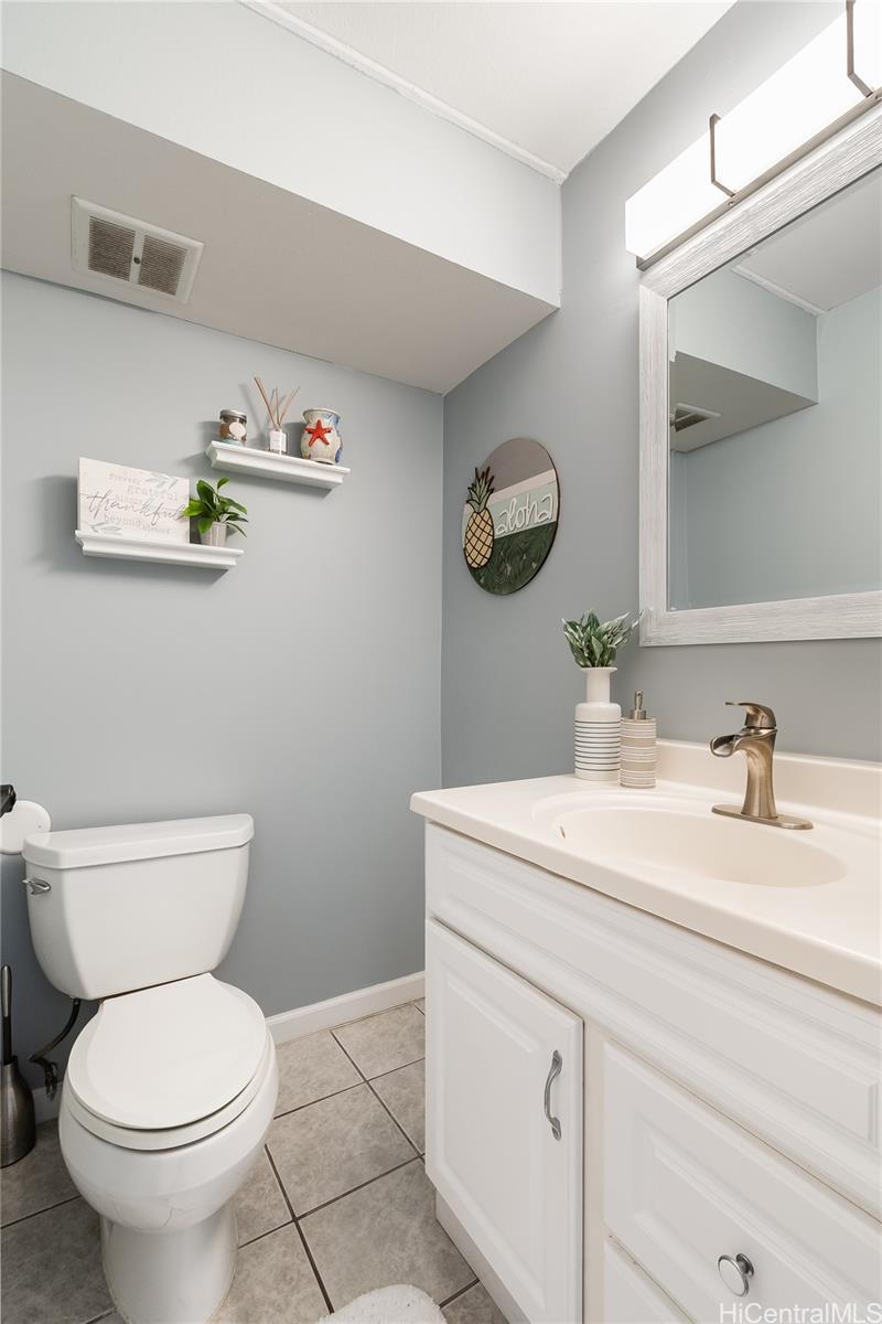 Keoni Ana condo # 202, Honolulu, Hawaii - photo 14 of 18