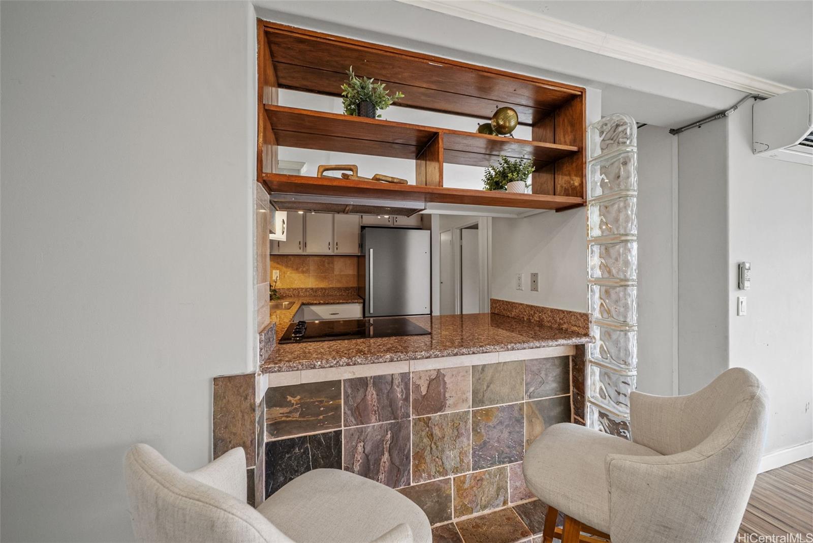 Keoni Ana condo # 204, Honolulu, Hawaii - photo 7 of 20