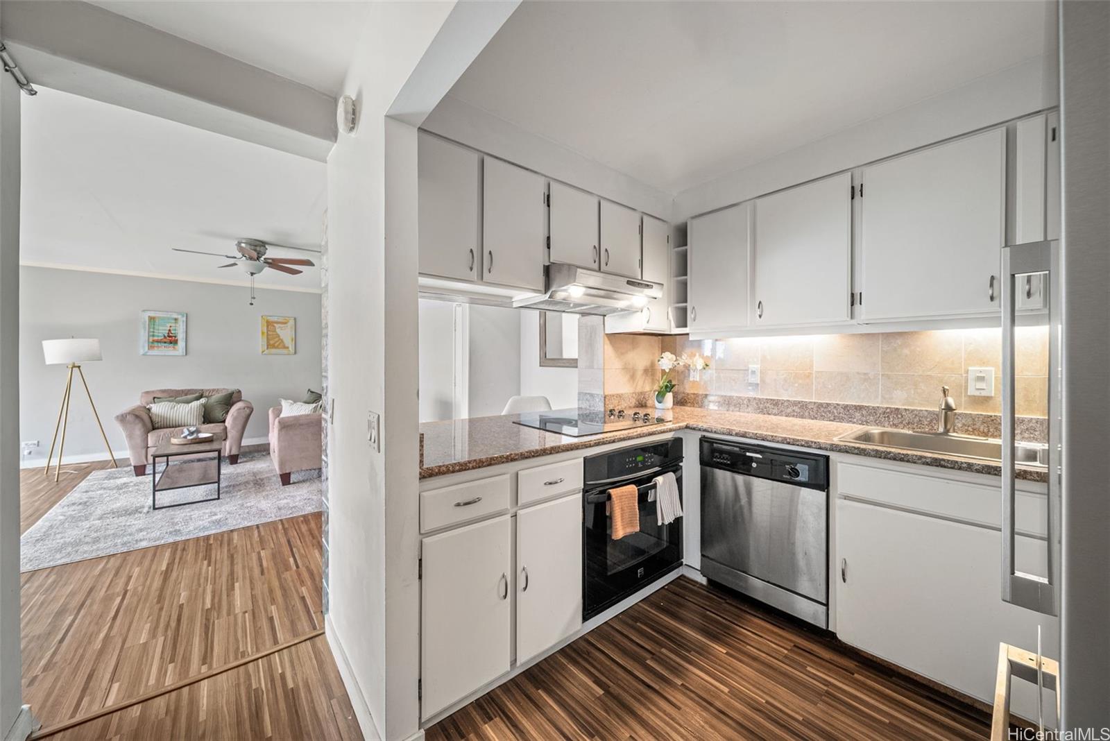 Keoni Ana condo # 204, Honolulu, Hawaii - photo 9 of 20