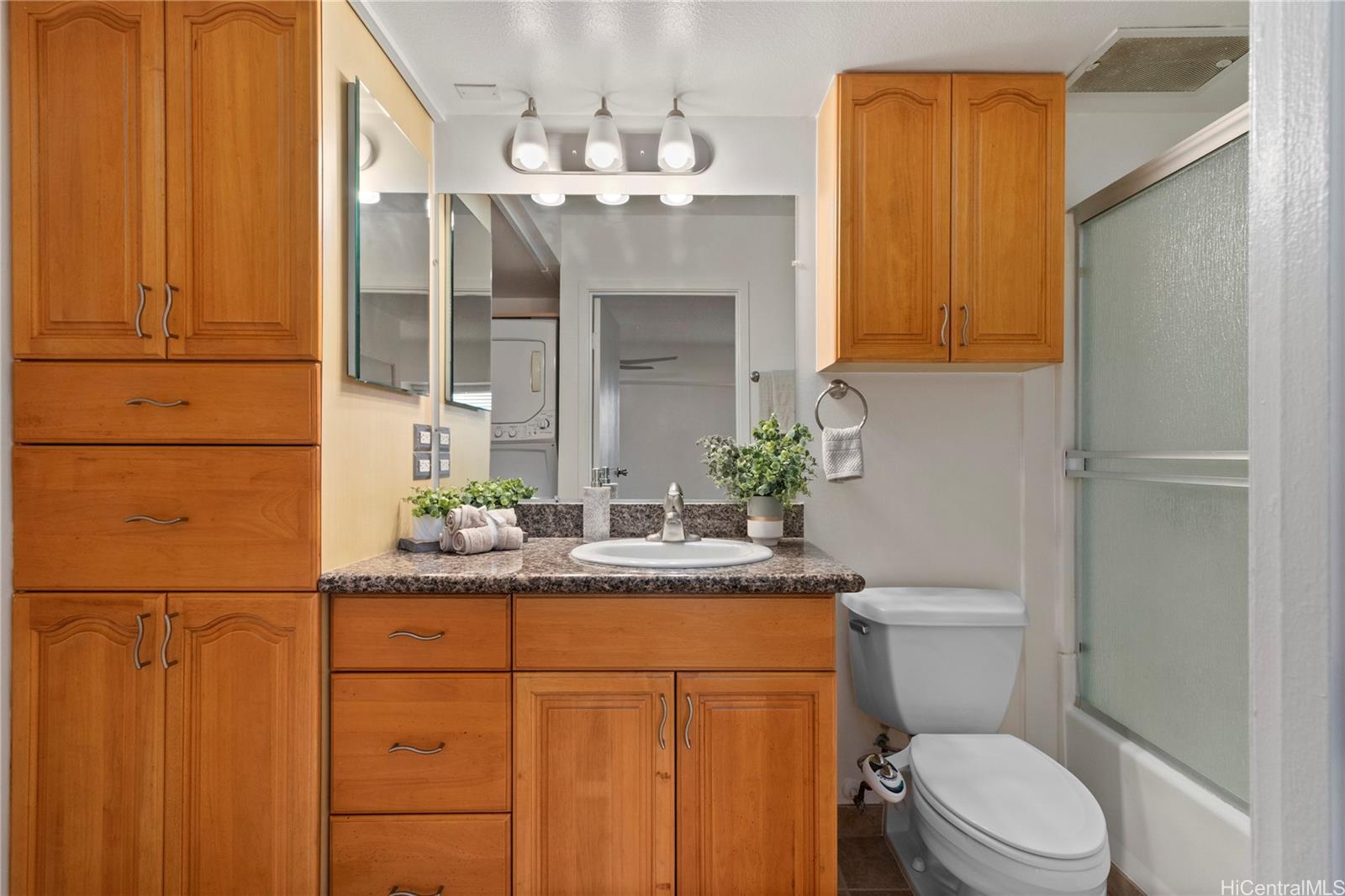 Keoni Ana condo # 206, Honolulu, Hawaii - photo 11 of 13