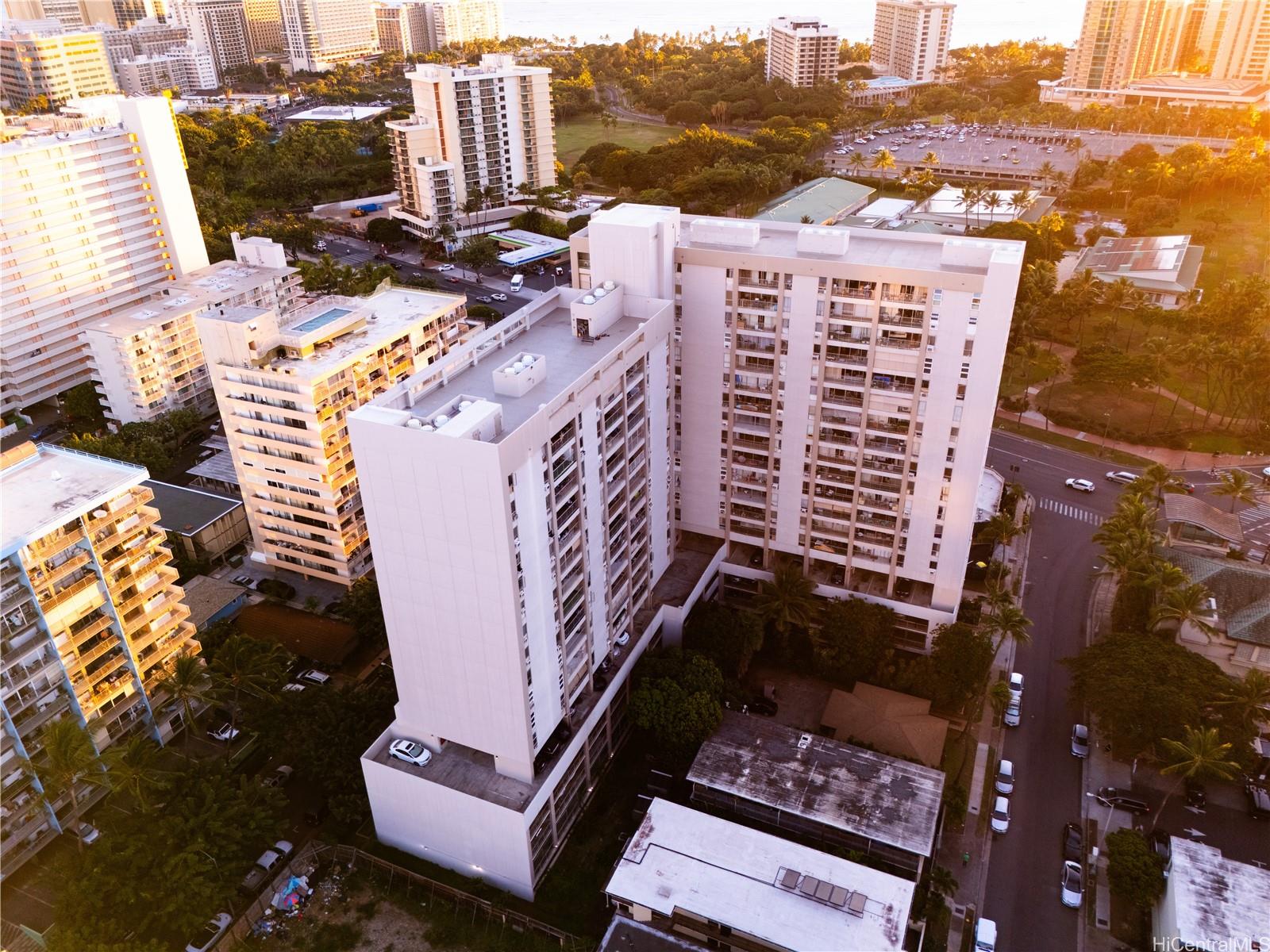 Keoni Ana condo # 304, Honolulu, Hawaii - photo 21 of 24