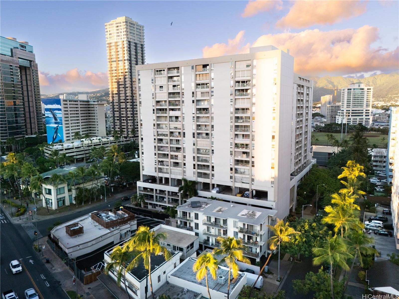 Keoni Ana condo # 304, Honolulu, Hawaii - photo 22 of 24