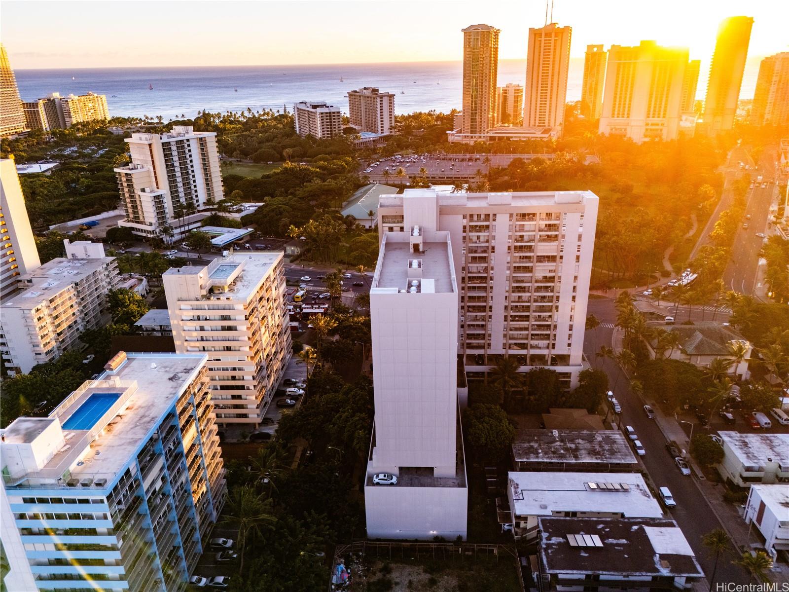 Keoni Ana condo # 304, Honolulu, Hawaii - photo 4 of 20
