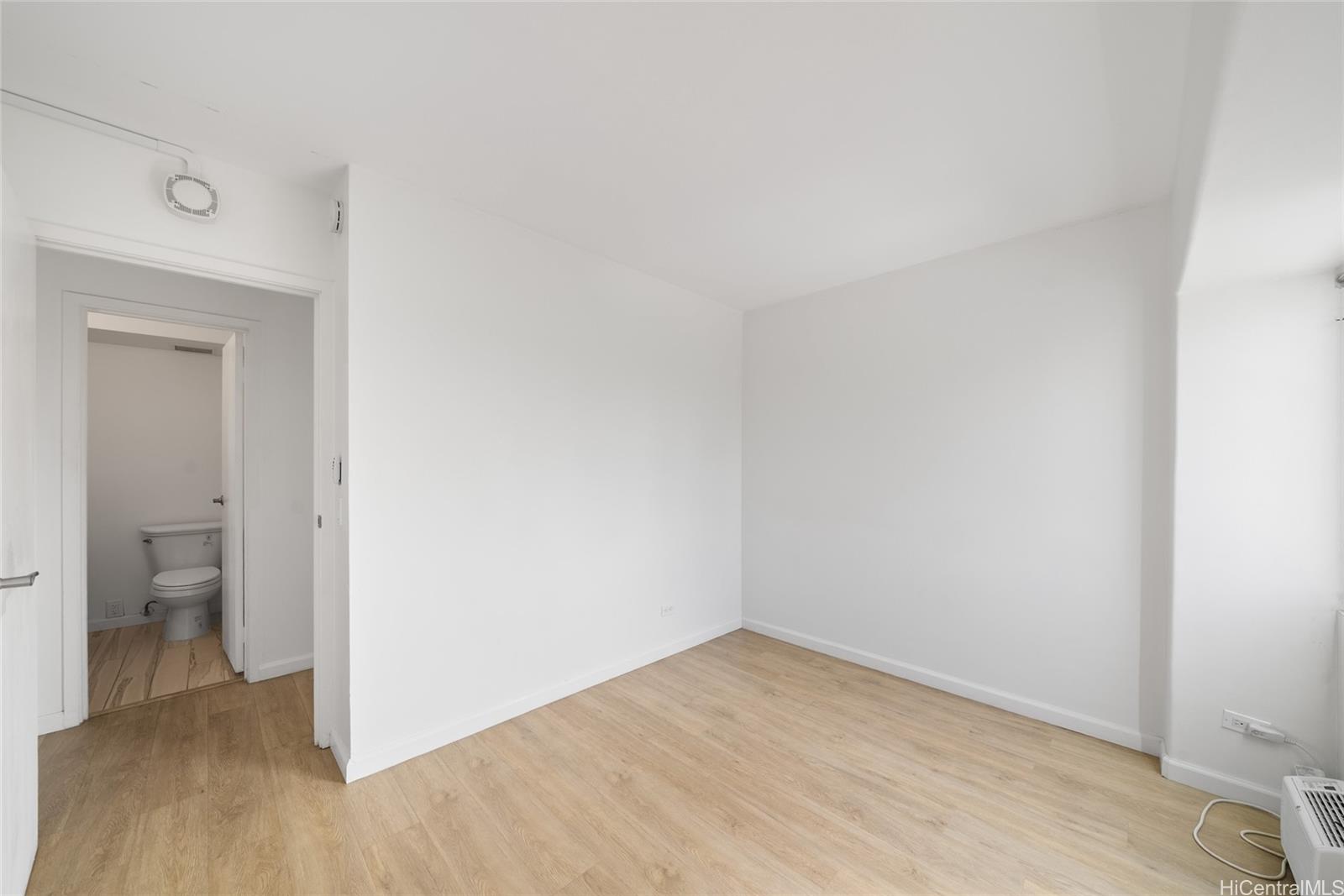 Keoni Ana condo # 308, Honolulu, Hawaii - photo 11 of 17