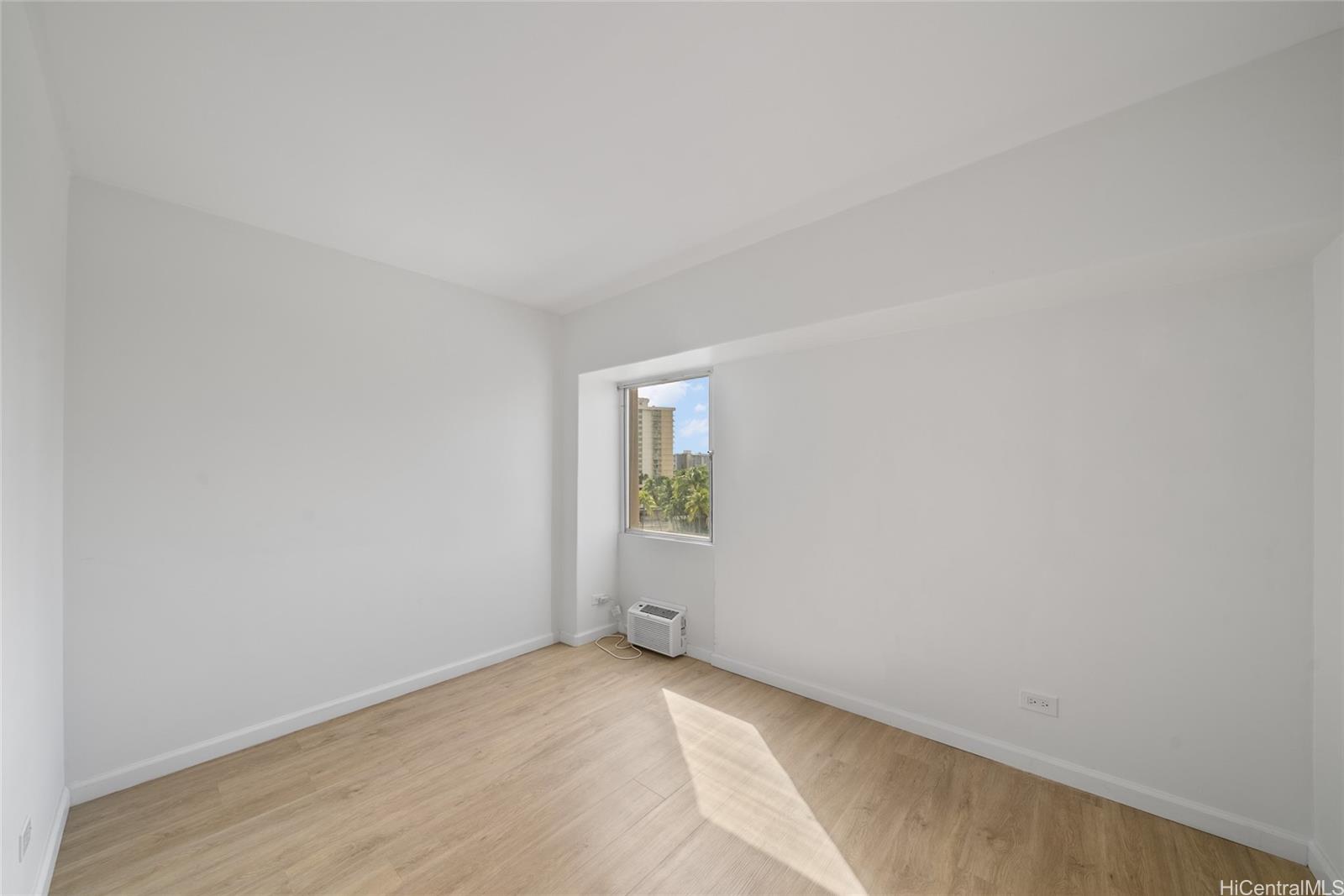 Keoni Ana condo # 308, Honolulu, Hawaii - photo 14 of 17