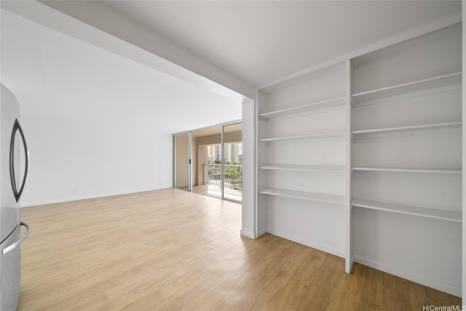 Keoni Ana condo # 308, Honolulu, Hawaii - photo 8 of 17