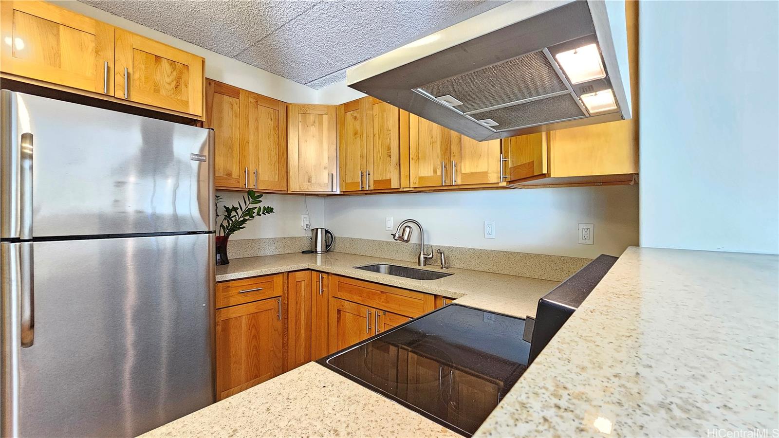 Keoni Ana condo # 603, Honolulu, Hawaii - photo 8 of 25