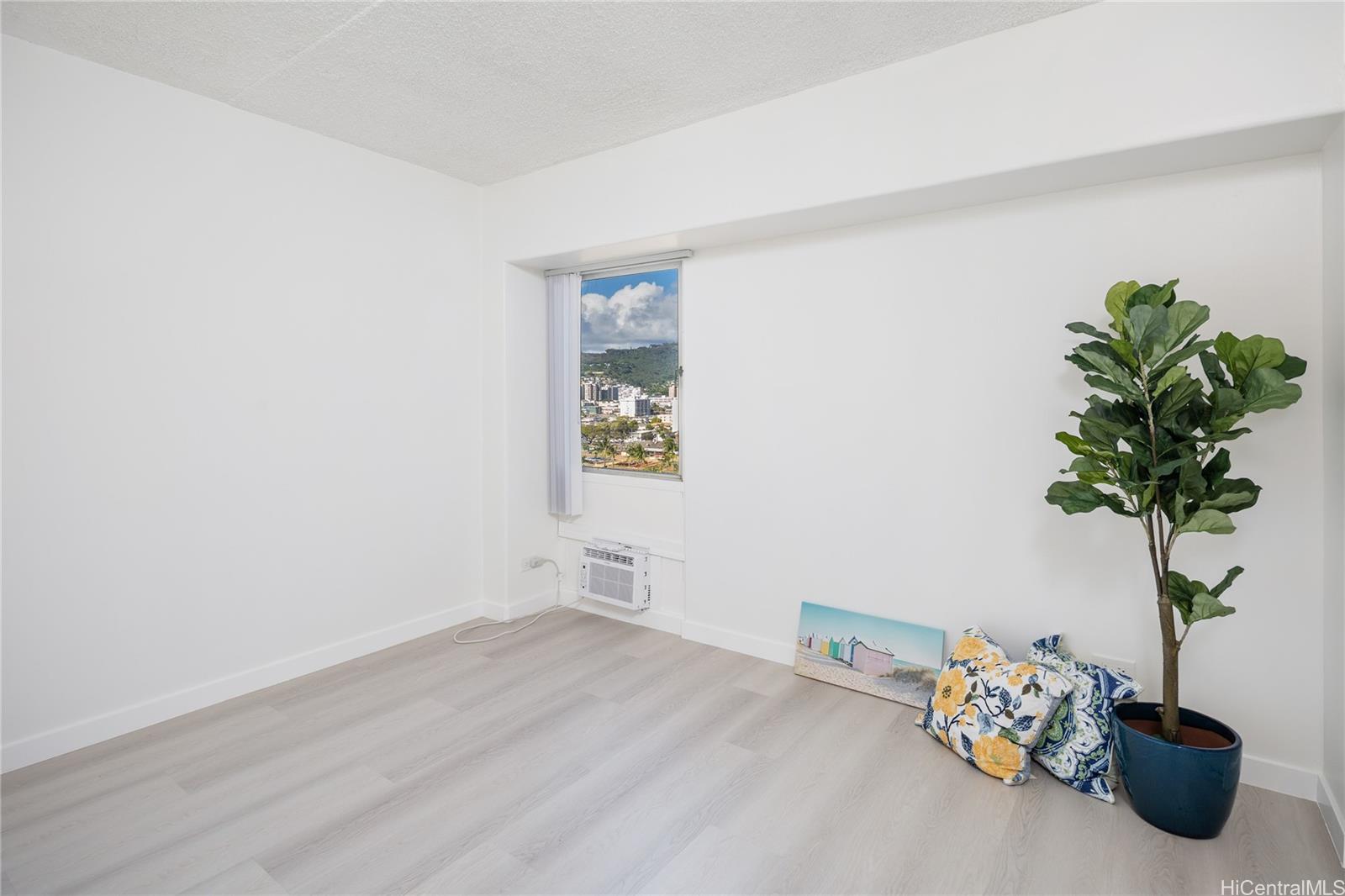 Keoni Ana condo # 703, Honolulu, Hawaii - photo 12 of 21