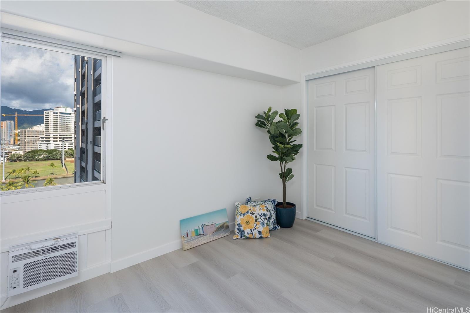 Keoni Ana condo # 703, Honolulu, Hawaii - photo 13 of 17