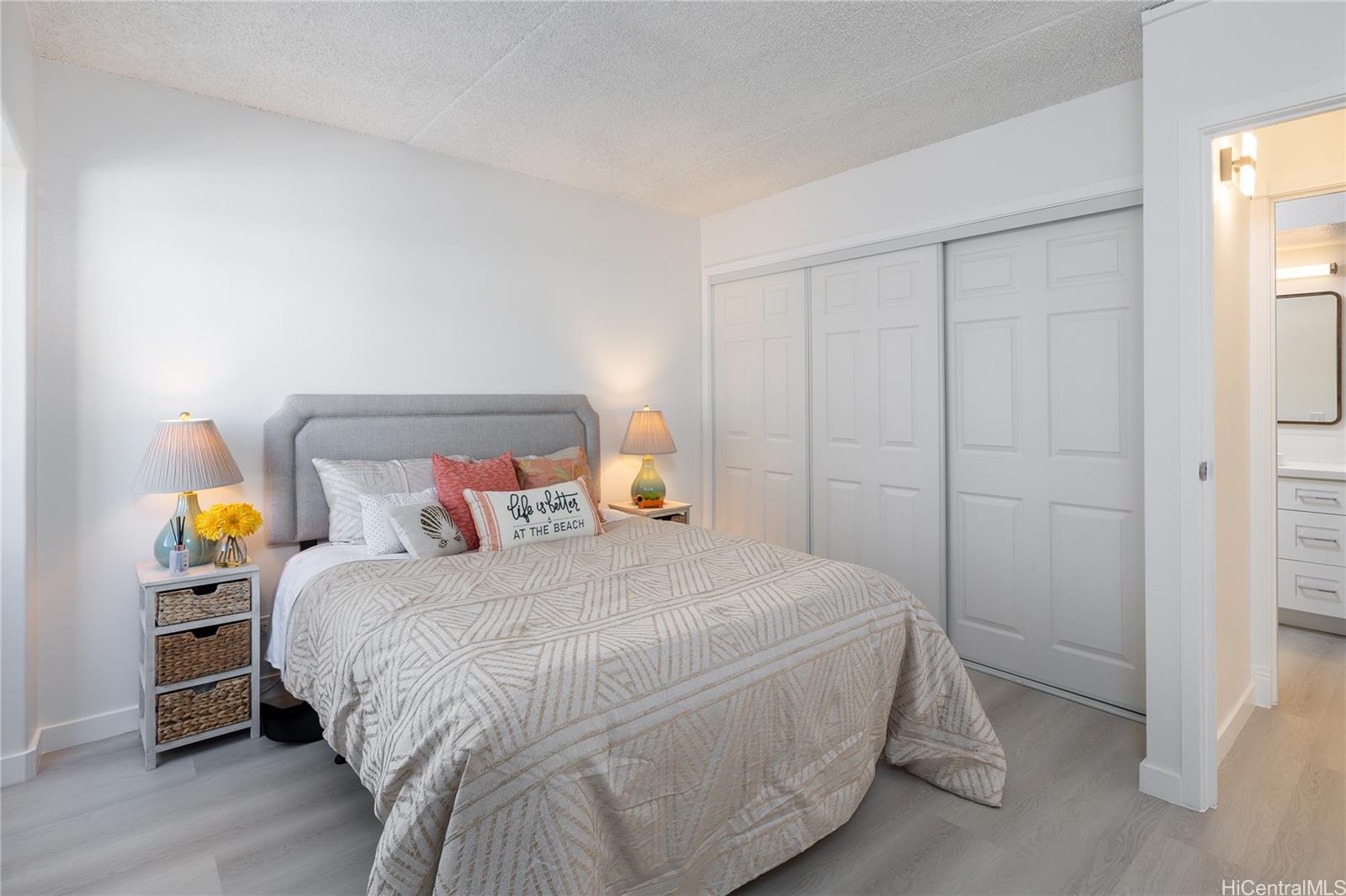 Keoni Ana condo # 703, Honolulu, Hawaii - photo 9 of 17