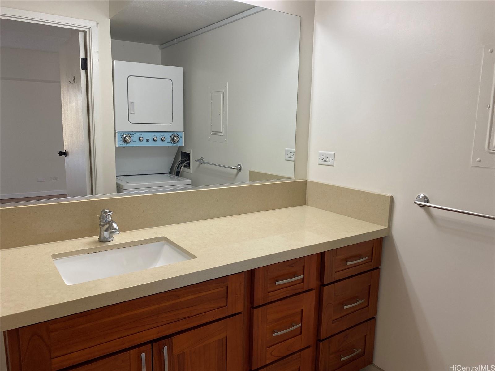 430 Keoniana St Honolulu - Rental - photo 10 of 15