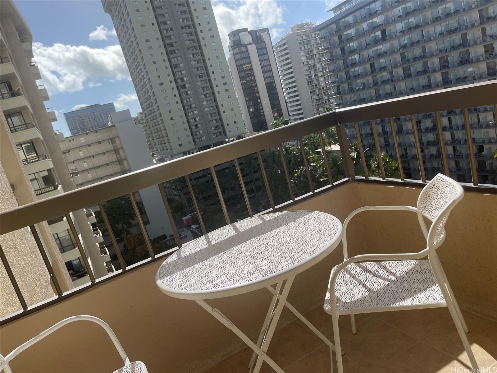 Aloha Towers condo # 1204 (12D), Honolulu, Hawaii - photo 3 of 8