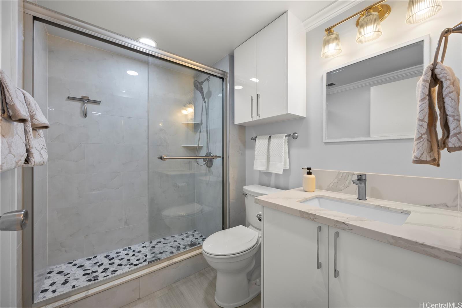 Aloha Towers condo # 1501, Honolulu, Hawaii - photo 16 of 25