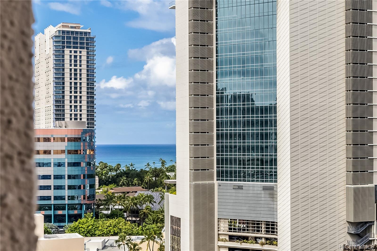 Aloha Towers condo # 1601, Honolulu, Hawaii - photo 9 of 25