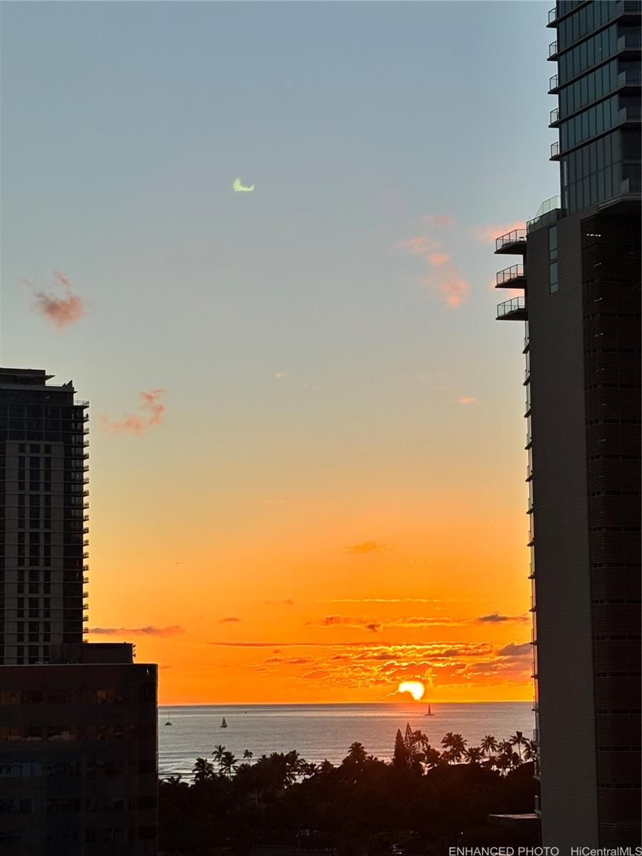 Aloha Towers condo # 1603 (16C), Honolulu, Hawaii - photo 13 of 13