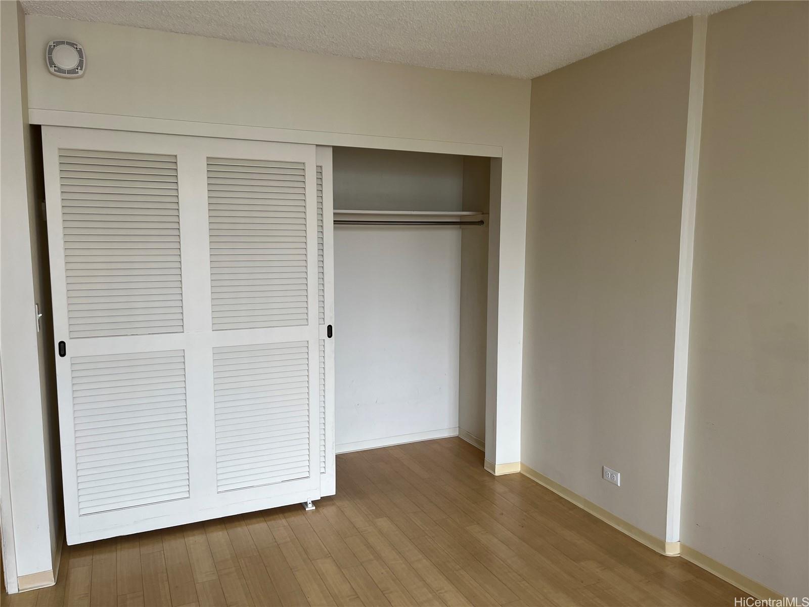 430 Lewers Street Honolulu - Rental - photo 11 of 17