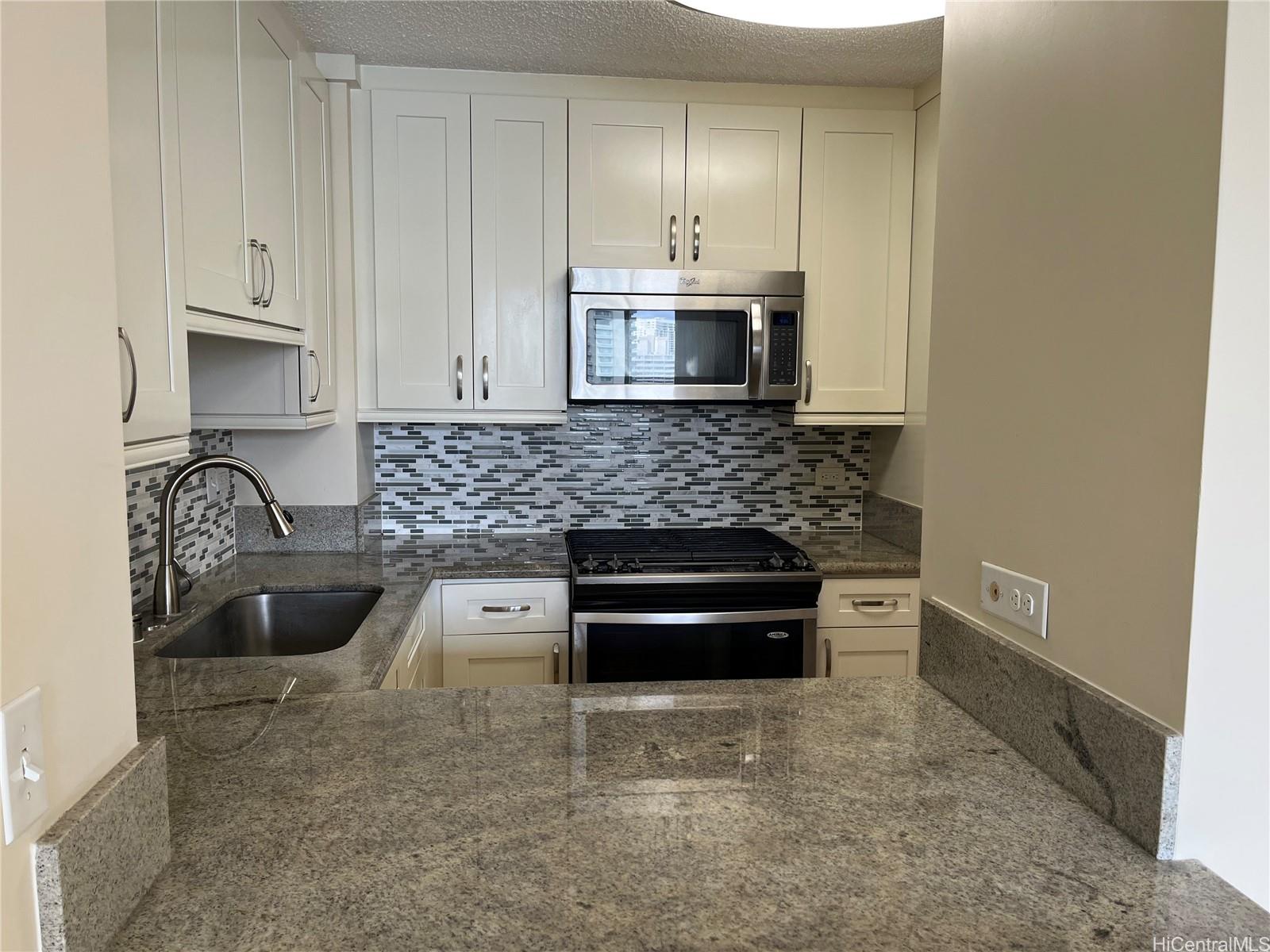 430 Lewers Street Honolulu - Rental - photo 7 of 17