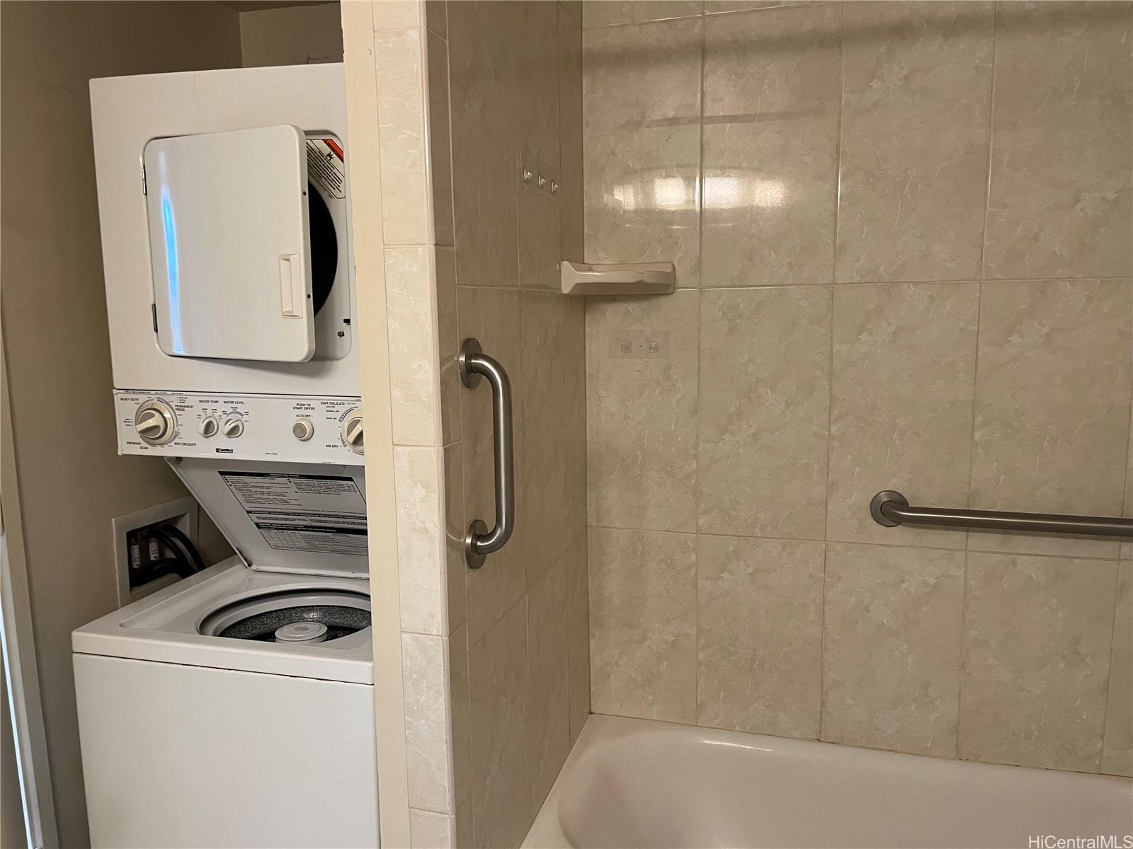 430 Lewers Street Honolulu - Rental - photo 9 of 17