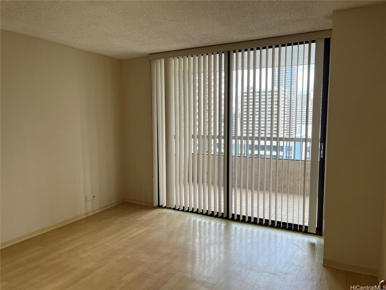 430 Lewers Street Honolulu - Rental - photo 10 of 17