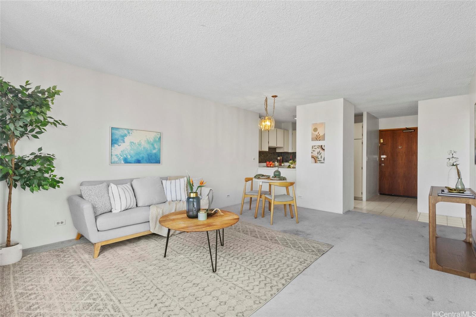 Aloha Towers condo # 2505, Honolulu, Hawaii - photo 4 of 19