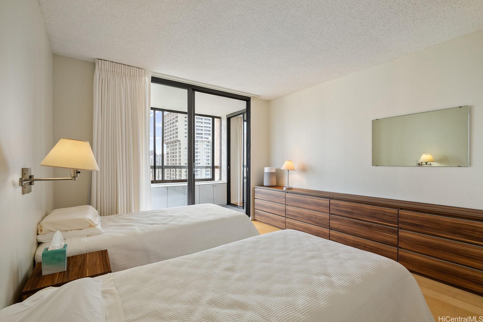 Aloha Towers condo # 2802, Honolulu, Hawaii - photo 13 of 25