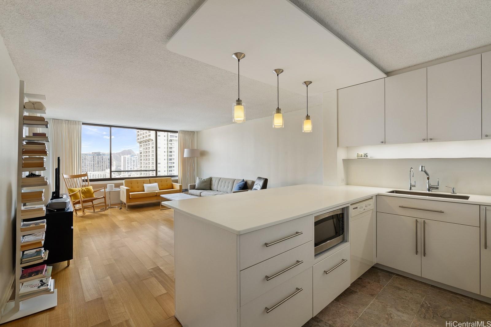 Aloha Towers condo # 2802, Honolulu, Hawaii - photo 6 of 25