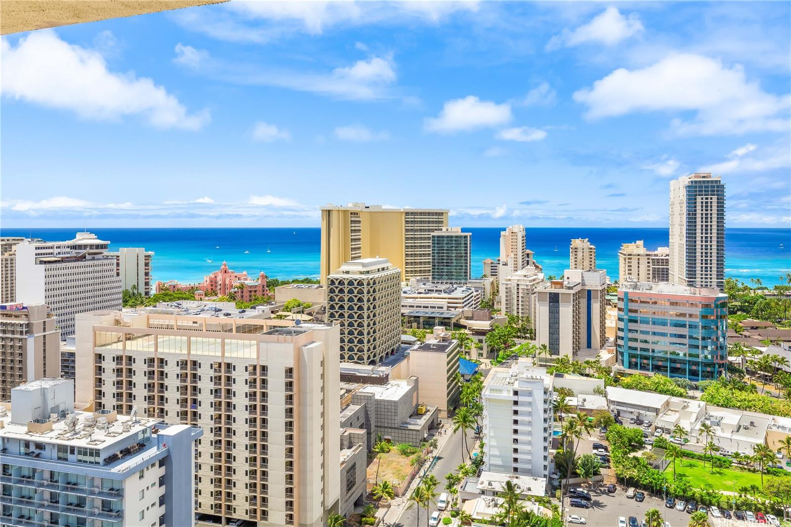 Aloha Towers condo # 3005 (30E), Honolulu, Hawaii - photo 3 of 25