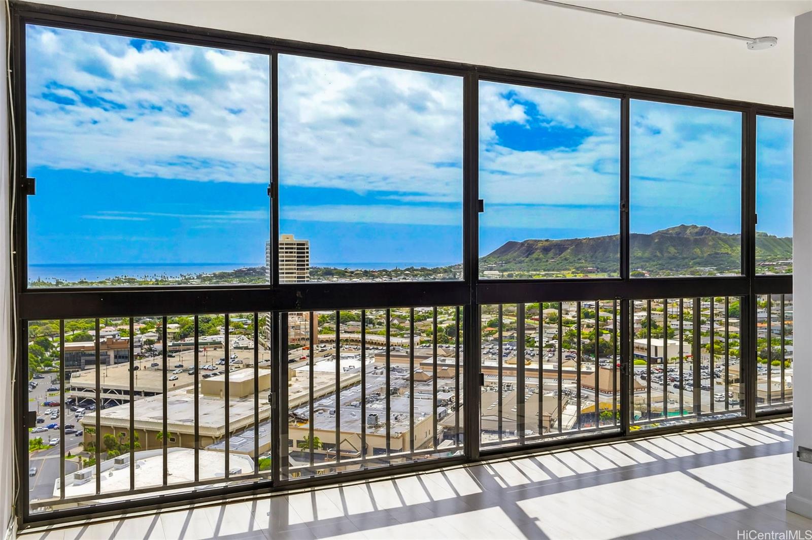 Kahala Towers condo # A2002, Honolulu, Hawaii - photo 2 of 25