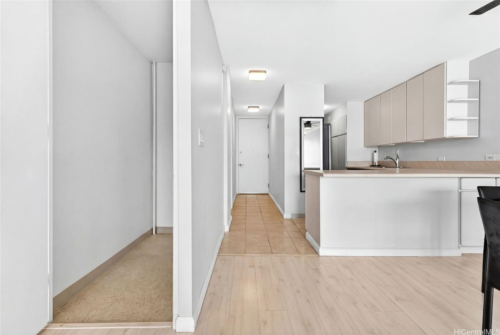 Kahala Towers condo # A2002, Honolulu, Hawaii - photo 12 of 25