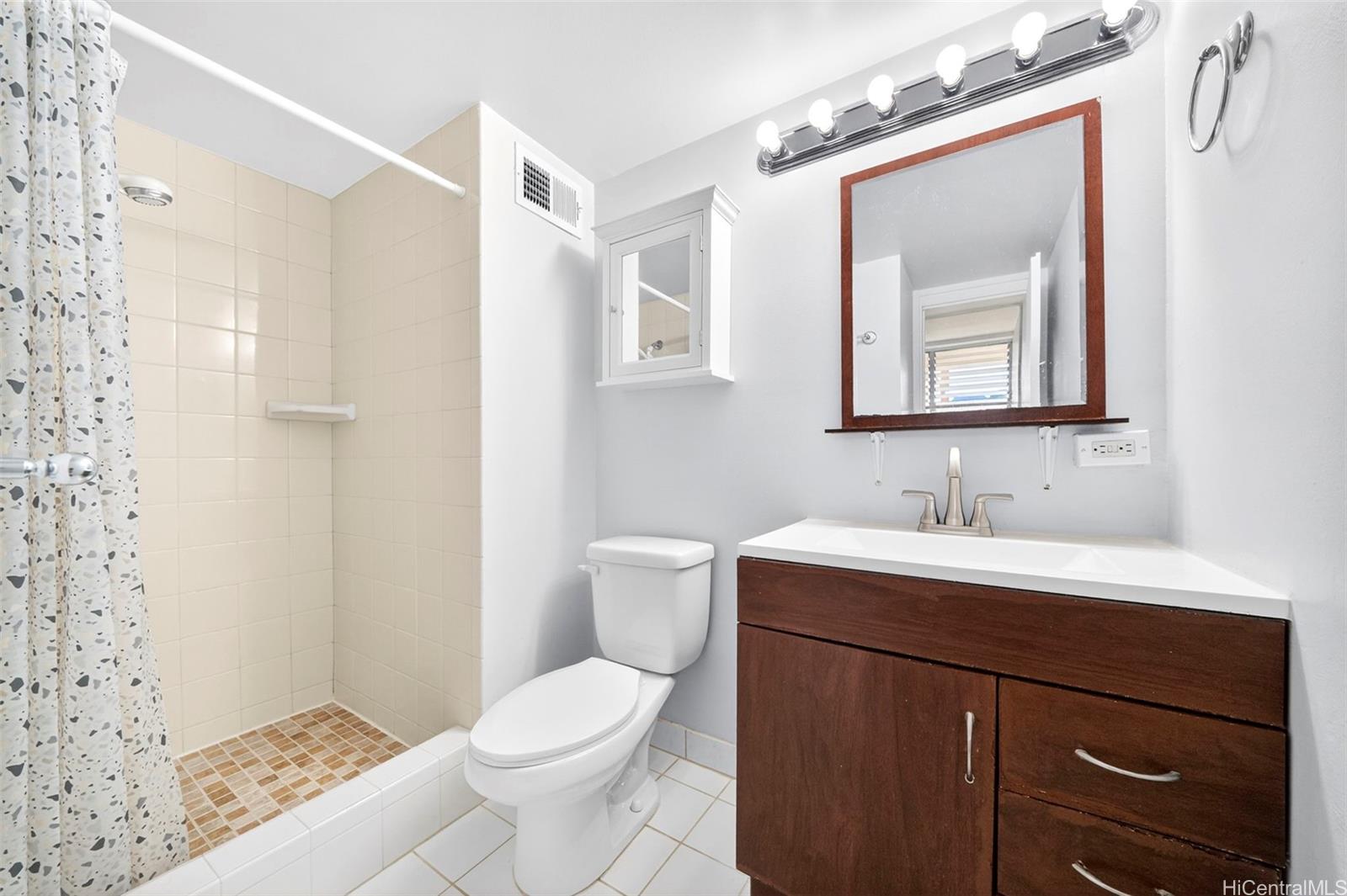 Kahala Towers condo # A2002, Honolulu, Hawaii - photo 15 of 25