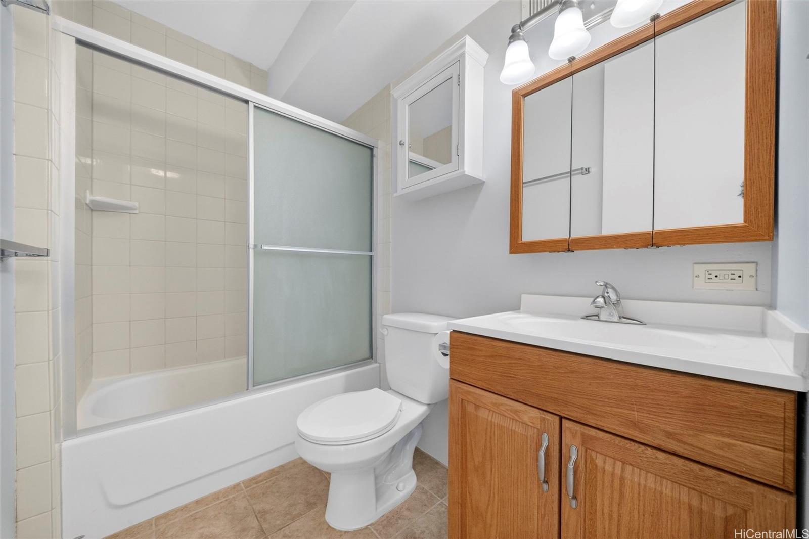 Kahala Towers condo # A2002, Honolulu, Hawaii - photo 20 of 25