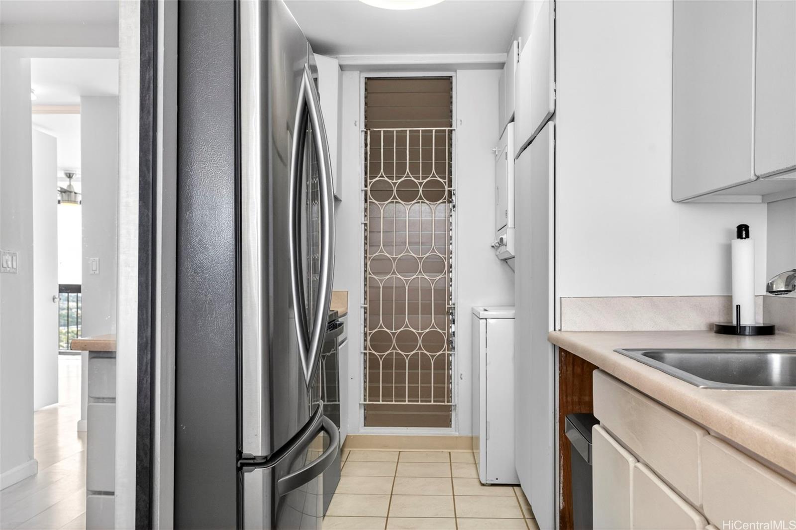 Kahala Towers condo # A2002, Honolulu, Hawaii - photo 9 of 25