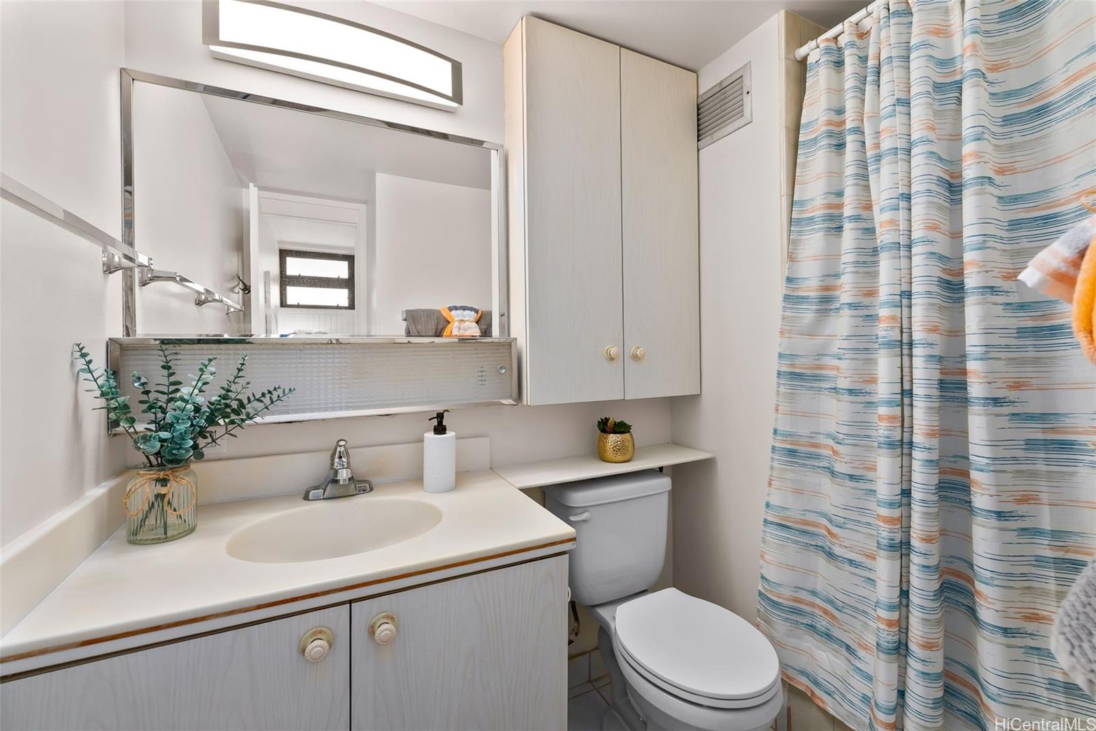 Kahala Towers condo # A501, Honolulu, Hawaii - photo 4 of 22