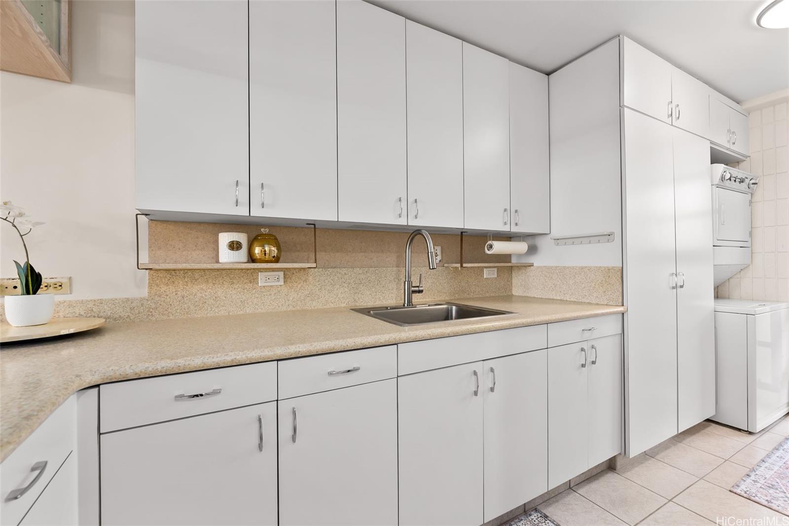 Kahala Towers condo # A501, Honolulu, Hawaii - photo 8 of 22