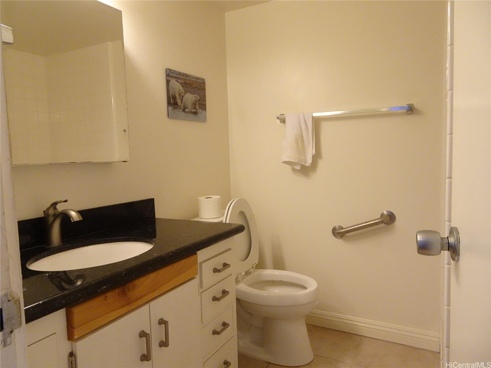 Kahala Towers condo # B1204, Honolulu, Hawaii - photo 9 of 10