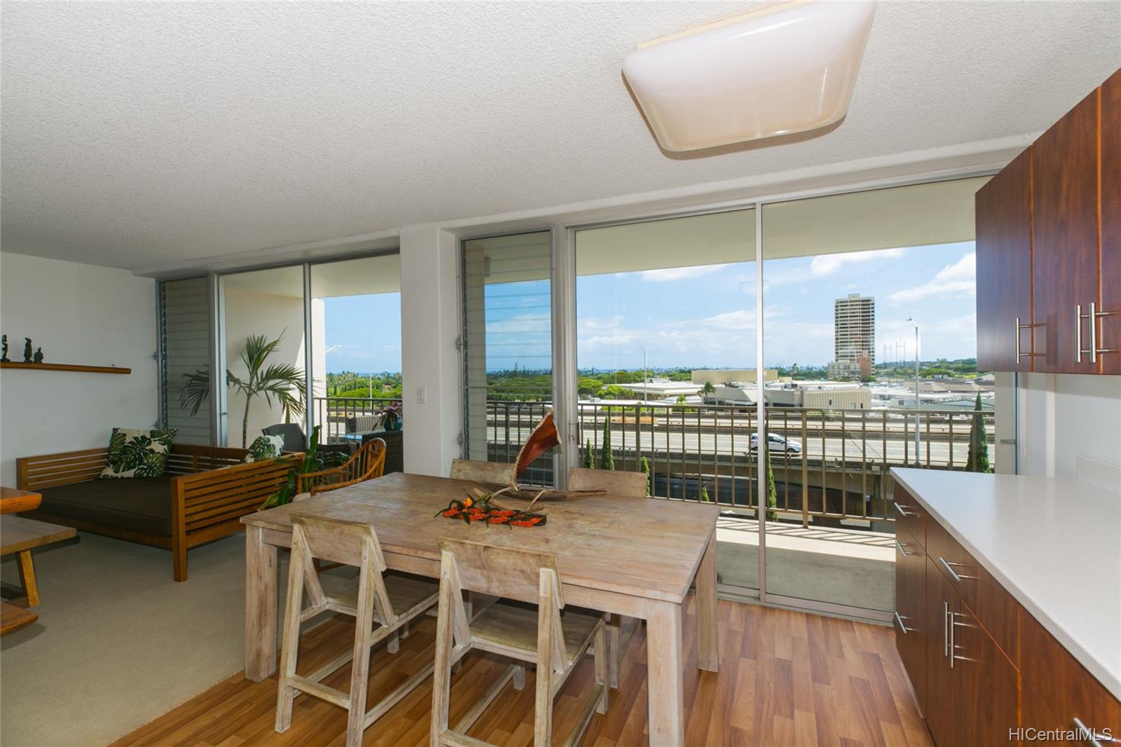 Kahala Towers B502, 4300 Waialae Ave, Honolulu Waialae Nui Vly condo