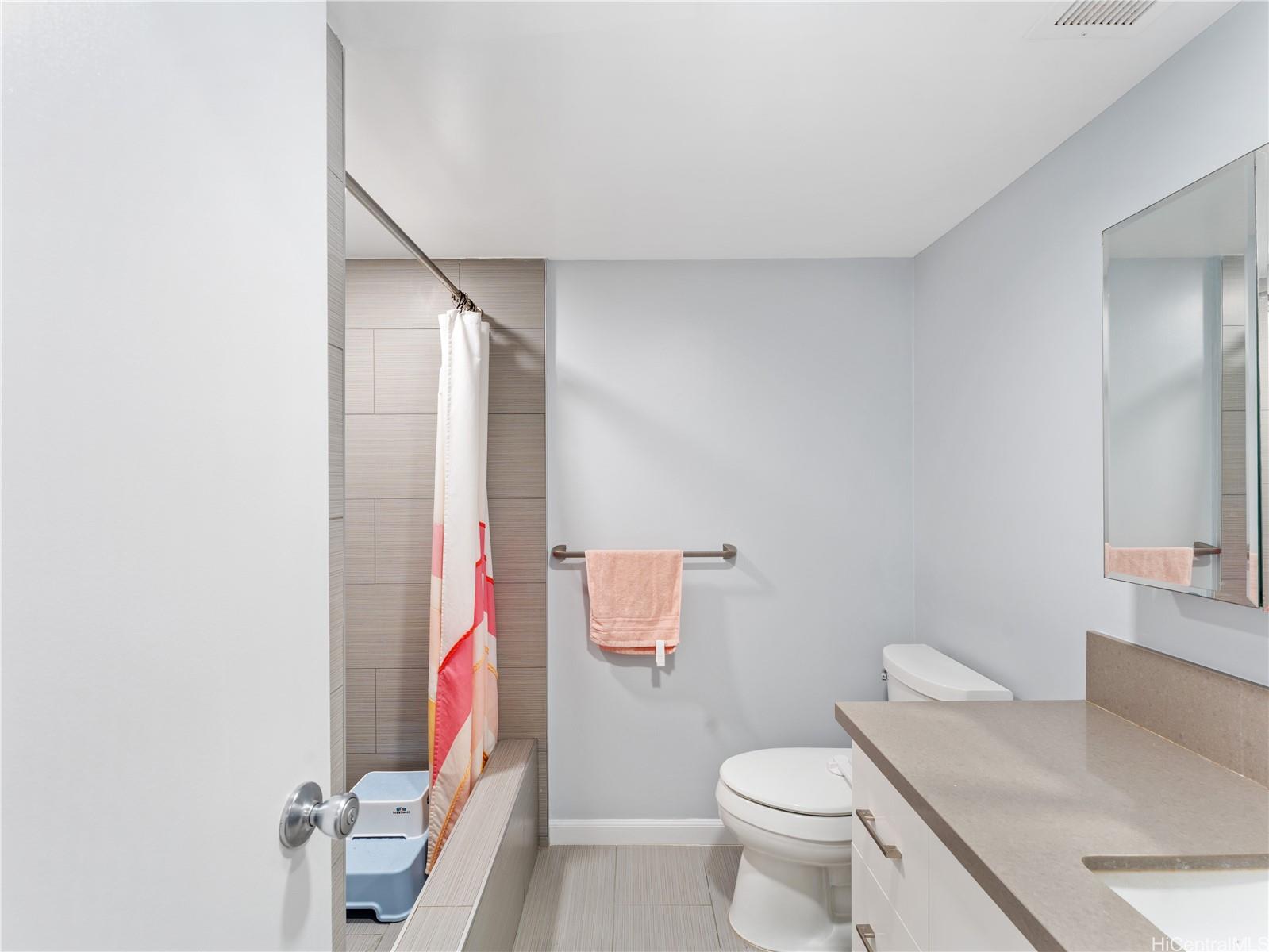 Kahala Towers condo # B601, Honolulu, Hawaii - photo 14 of 18